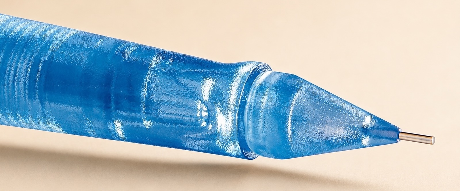 A BLU Liner pigmentáló modul precíziós tűhegye